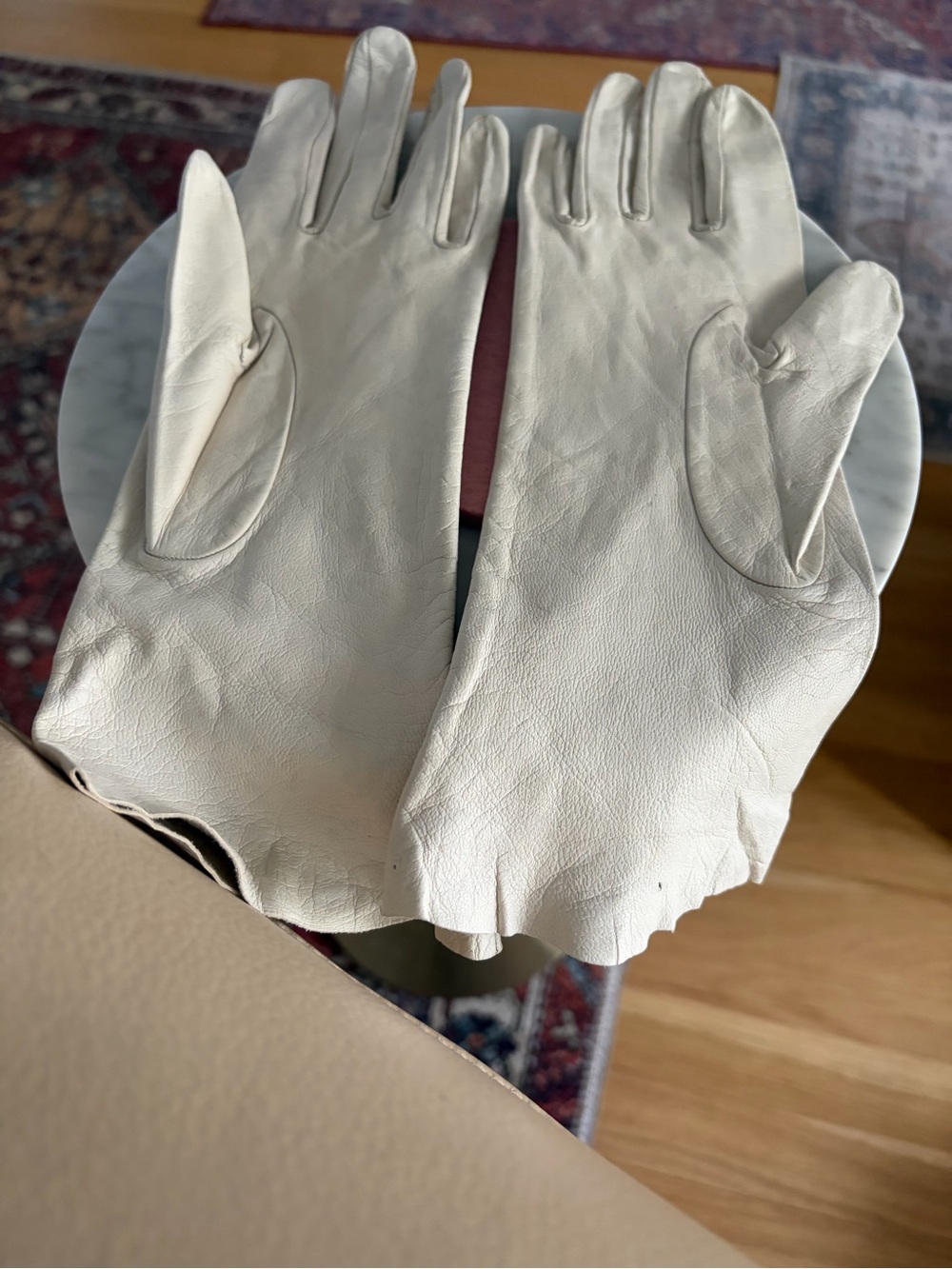 Vintage Classic Cream Leather Women's Gloves
